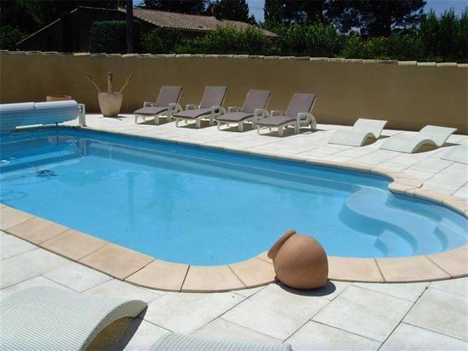Gîte pour 2 personnes, avec jardin ainsi que piscine et jacuzzi à Cheval-Blanc - 3