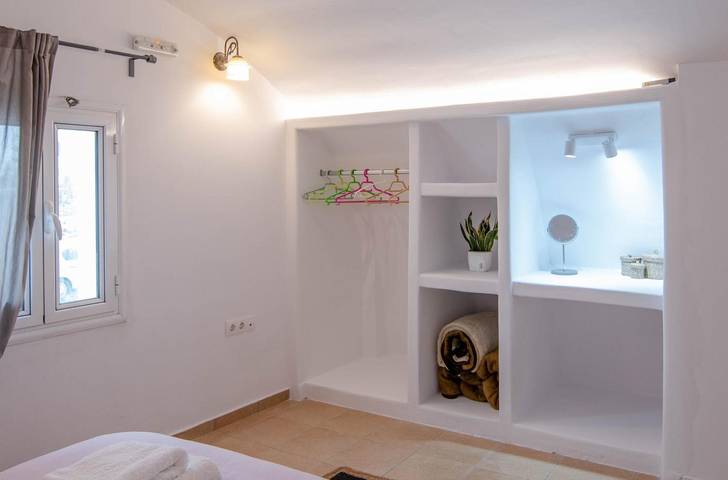 Ferienwohnung für 4 Personen, mit Whirlpool und Balkon sowie Garten auf Santorin - 3
