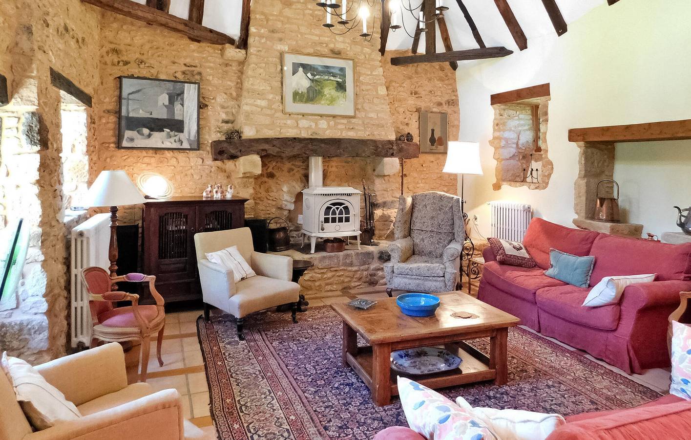 Appartement spacieux de 200m2 avec parking, piscine et Internet in Urval, Périgord Pourpre