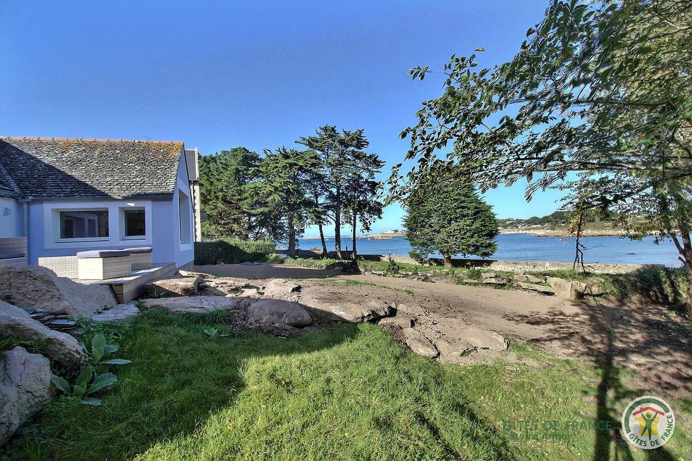 La maison bleue in Trégastel, Côte De Granit Rose