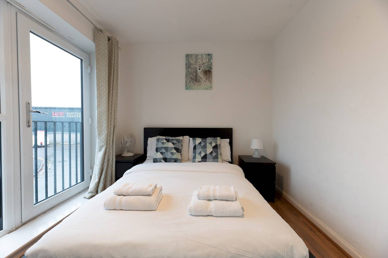 2 Bed House, Dartford Station 10 min walk, Parking - Pass the Keys in Dartford, Kent