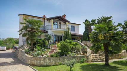 Ferienwohnung für 2 Personen, mit Garten und Terrasse in Poreč
