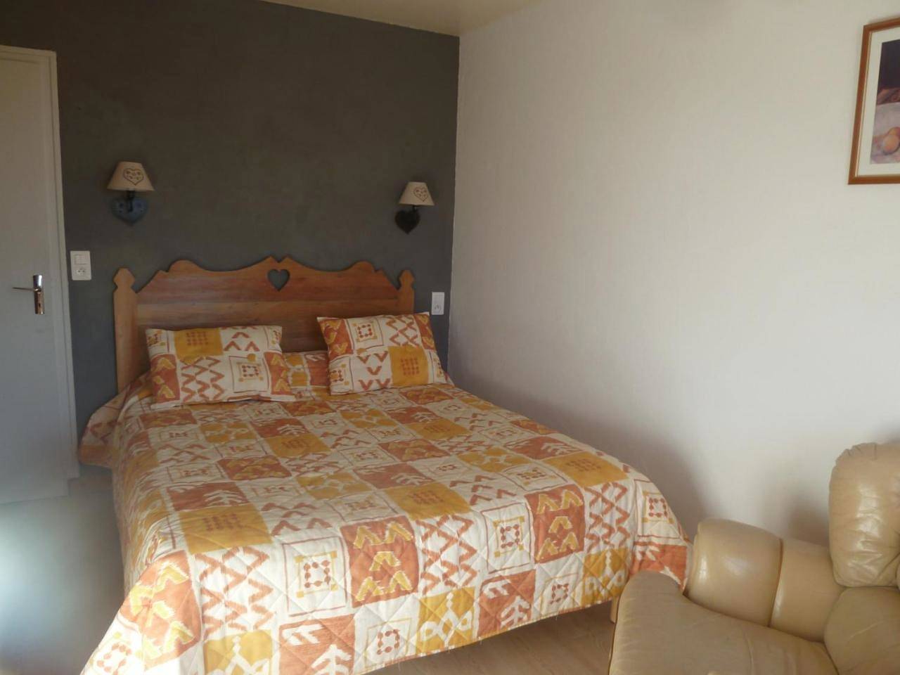 Family Room with Shared Bathroom (5 Personnes) in Longcochon, Jura Francais
