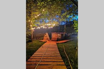 Gîte pour 4 personnes, avec jardin et jacuzzi à Couvin