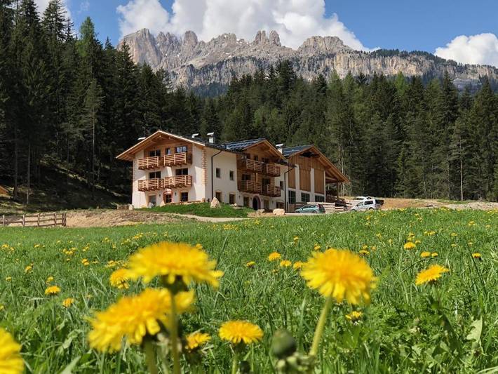 Agriturismo per 2 persone, con Balcone e Terrazza nonché Giardino in Val di Fassa