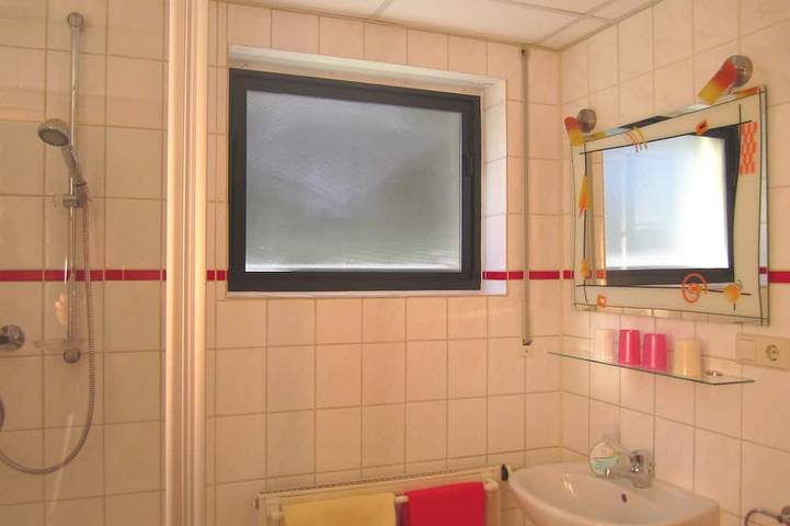 Ganze Wohnung, Familienfreundliche, sonnige Nr-Fewo am Stadtrand von Dresden mit Gartenplatz in Langebrück/Schönborn, Dresden und Umgebung