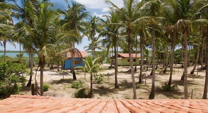 Casas e apartamentos de temporada para 6 pessoas, com balcão e jardim no Nordeste