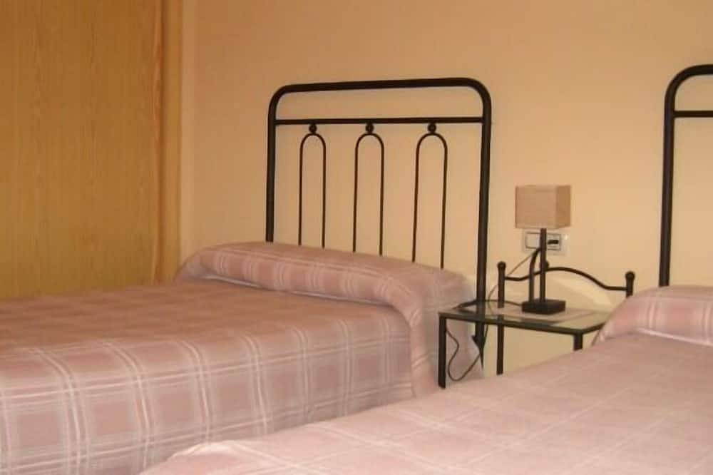 Casa Serrana for 8 people in Santa Cruz de Moya, Cuenca Province
