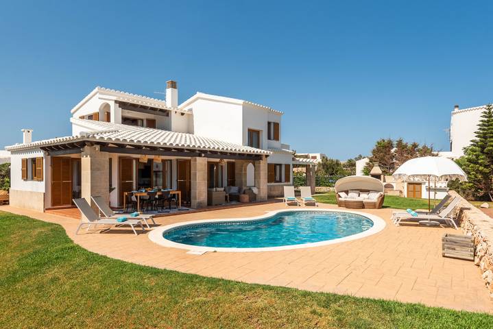 Ferienhaus für 7 Personen, mit Balkon und Terrasse sowie Garten in Cala Morell