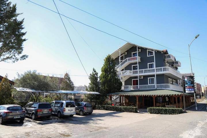 Hôtel pour 4 personnes, avec vue ainsi que piscine et jardin
