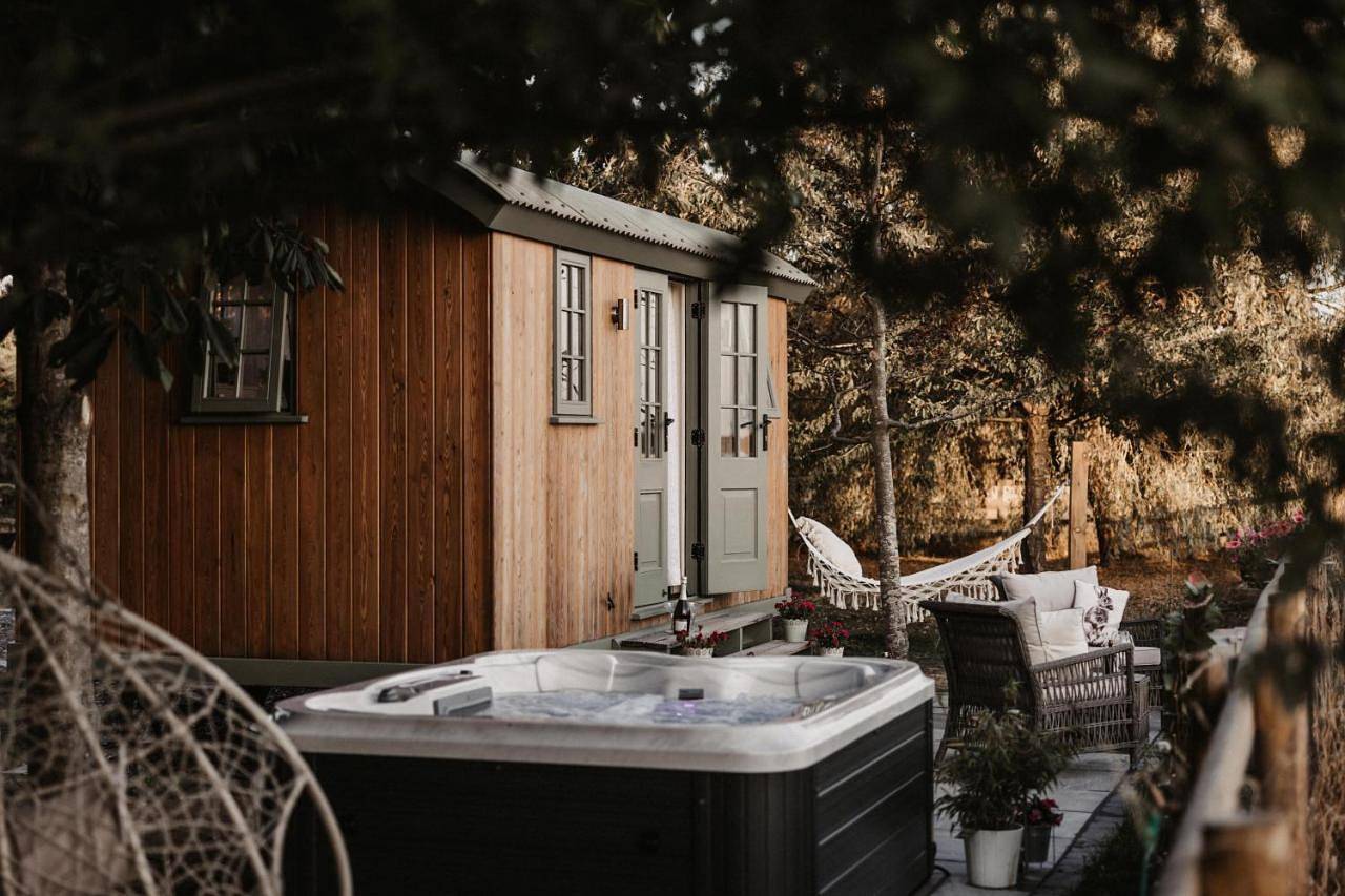The Dragonfly Shepherds Hut in Great Bentley, Essex