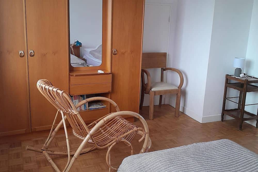 House with enclosed garden near town and beaches in Trébeurden, Pink Granite Coast