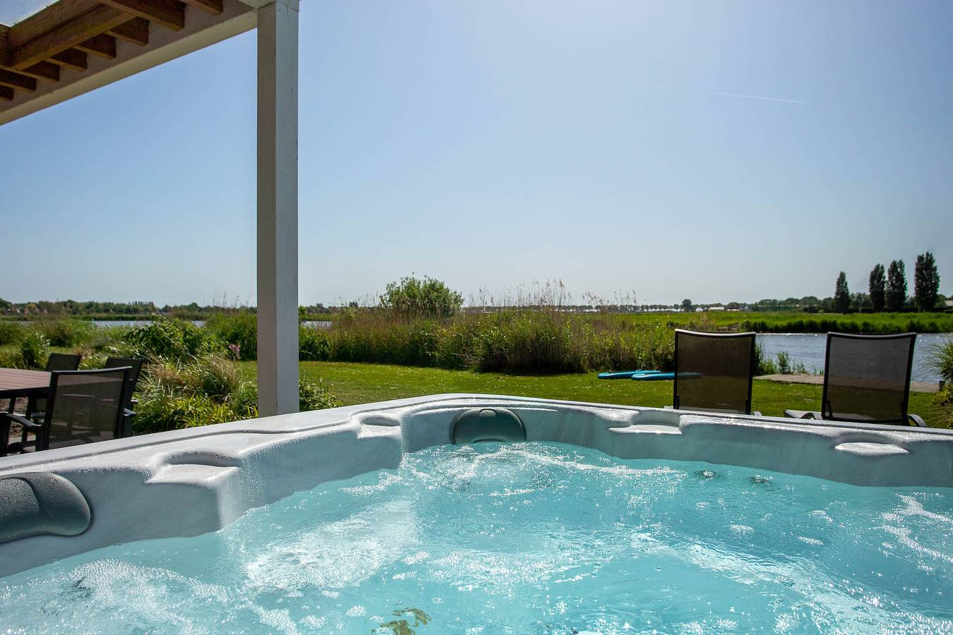 Europarcs Ijsselmeer — Watervilla Jacuzzi 6 in Medemblik, Ijsselmeer