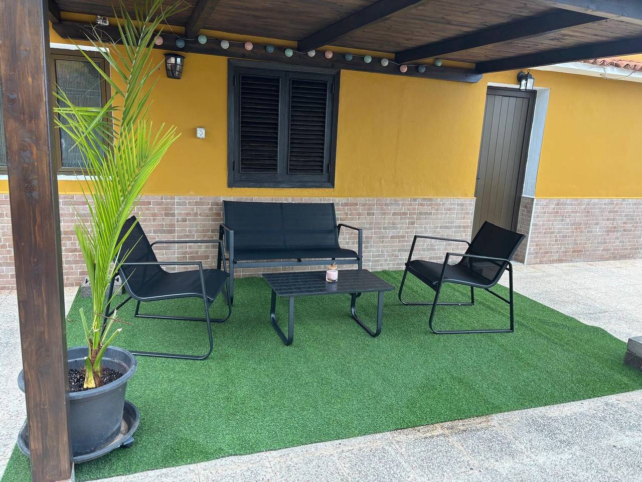 Ganze Wohnung, Ferienwohnung 'Brownie Apartment' mit Meerblick, privater Terrasse und Wlan in Firgas, Gran Canaria Nord
