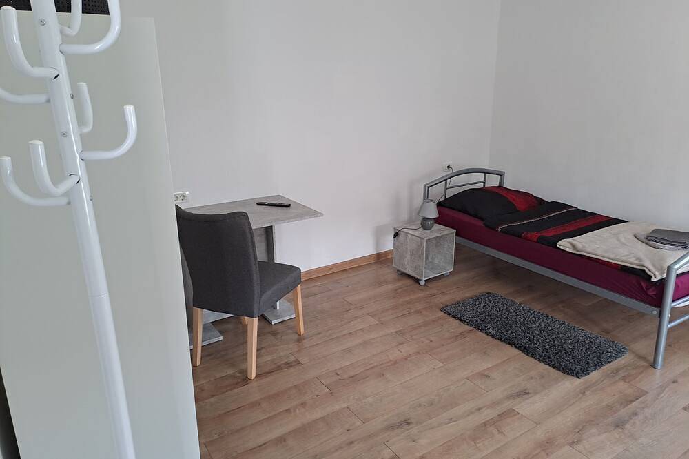 Ganze Wohnung, Ferienwohnung/App. für 3 Gäste mit 100m² in Leuna in Leuna, Saale-Unstrut