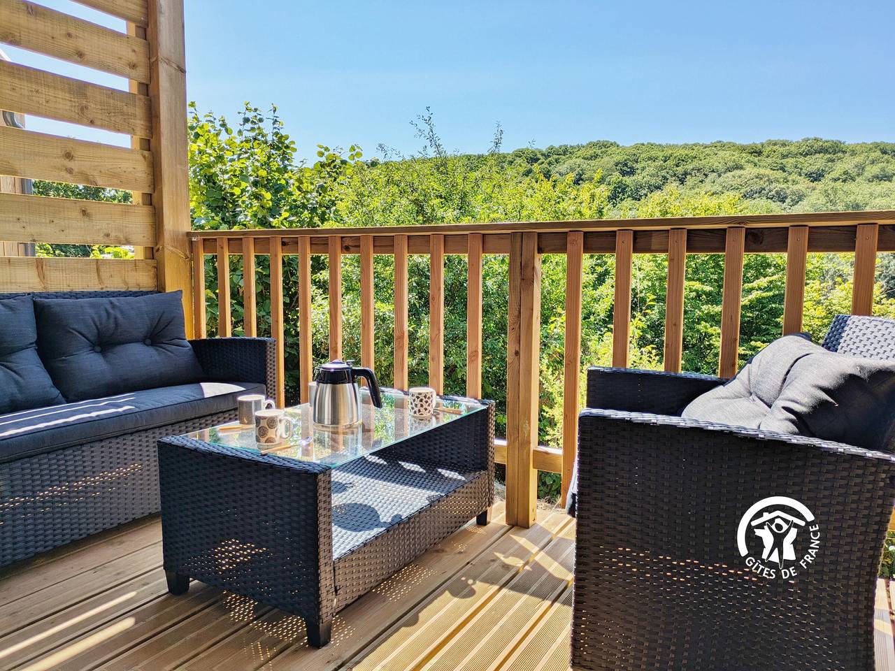 Chalet paisible au Camping de Coupeau pour 4 personnes in Saint-Berthevin, Mayenne