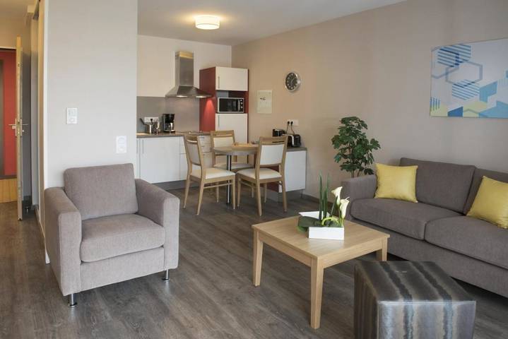 Location de vacances pour 2 personnes, avec jardin et piscine à Pau - 3