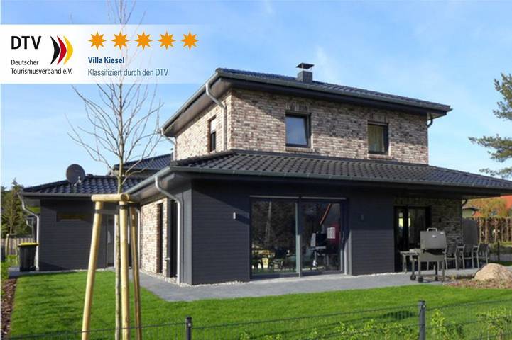 Ferienhaus für 8 Personen, mit Terrasse und Garten sowie Sauna in Zempin, Usedom