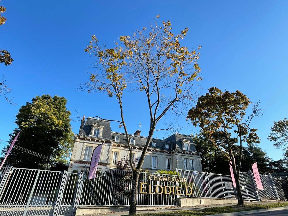 Deluxe Double Room in Épernay, Marne