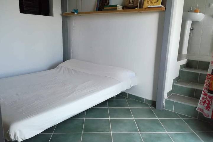 Cottage vor dem Strand, mit großem Garten und Parkplatz in Torre Colonna-Sperone, Altavilla Milicia