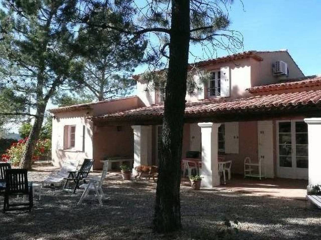 Ruhige Villa mit Pool im Herzen der Weinberge in Plan-de-la-Tour, Costa mediterránea (Francia)