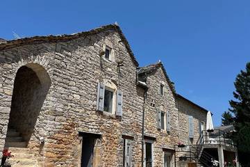 Gîte pour 4 personnes, avec terrasse et jardin dans Massegros Causses Gorges