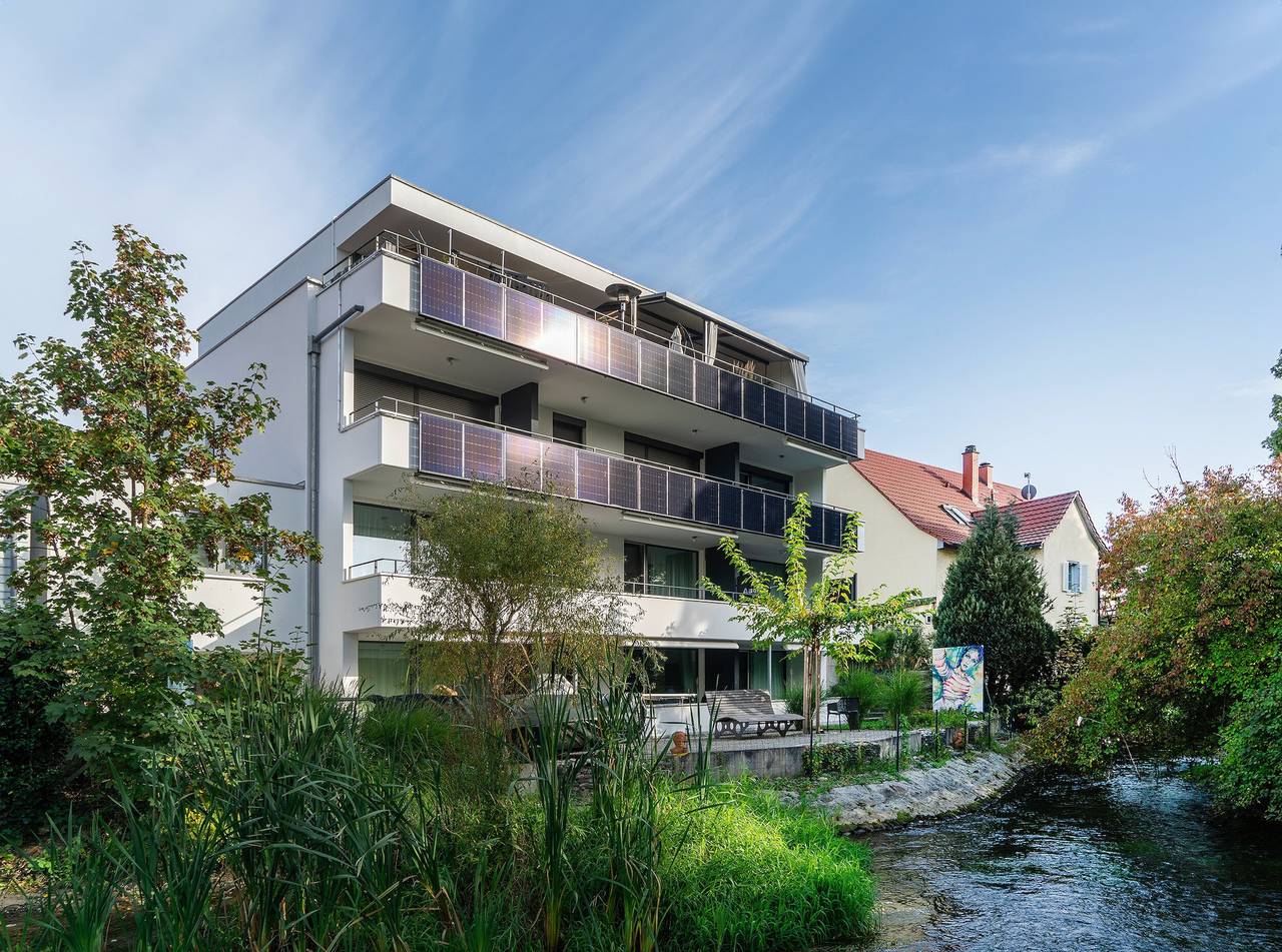 Ganze Wohnung, Apartment 4 im Aachapart - mit dem schönsten Blick auf die Aach, den Hohentwiel und das Rosenegg in Rielasingen-Worblingen, Hegau