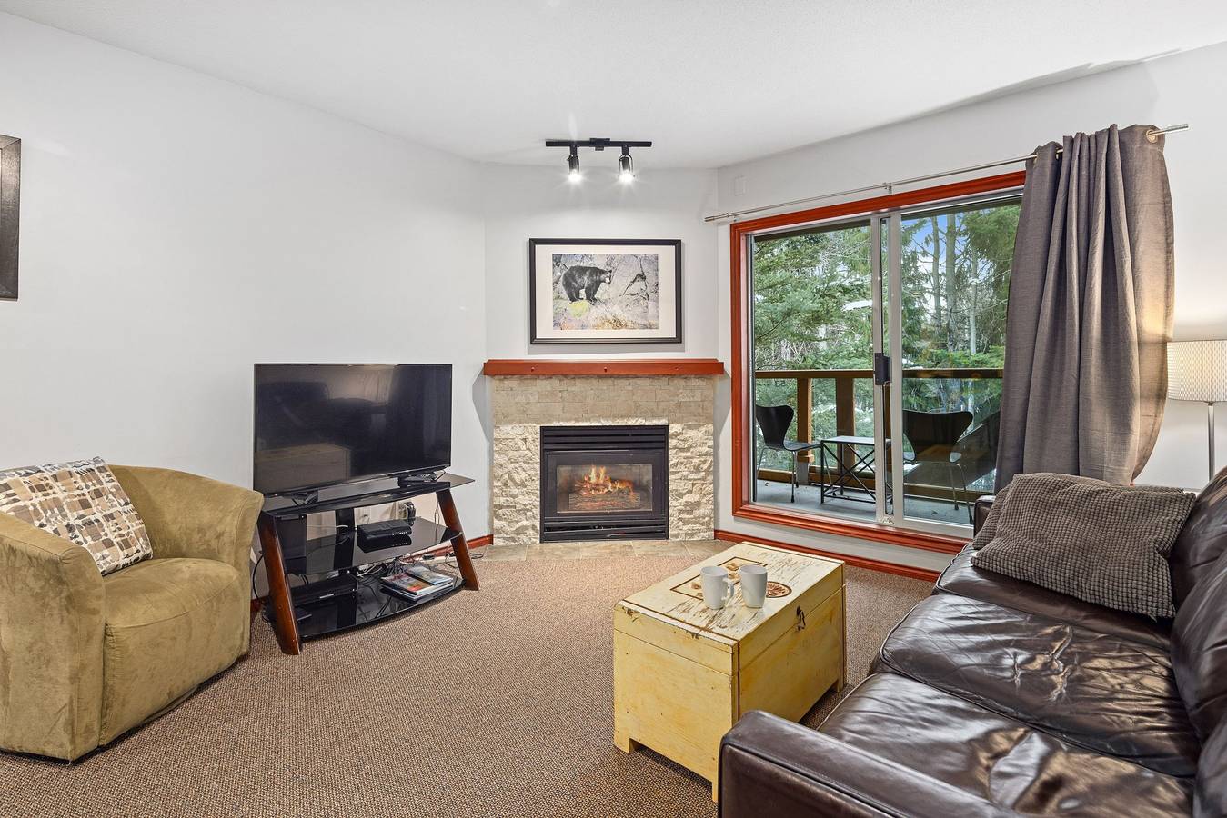 Geheel appartement, 1Br Townhome with private hot tub and pool. Gr 58 in Whistler, Whistler Blackcomb