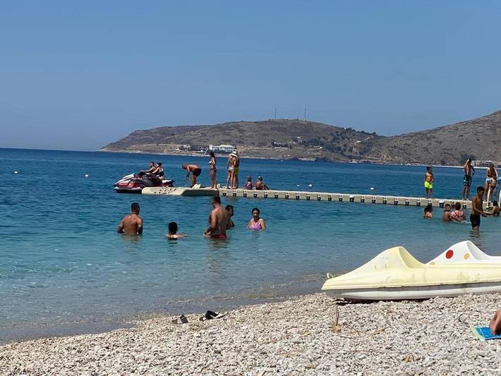 Location de vacances pour 3 personnes, avec terrasse ainsi que jardin et vue dans Borsh - 3