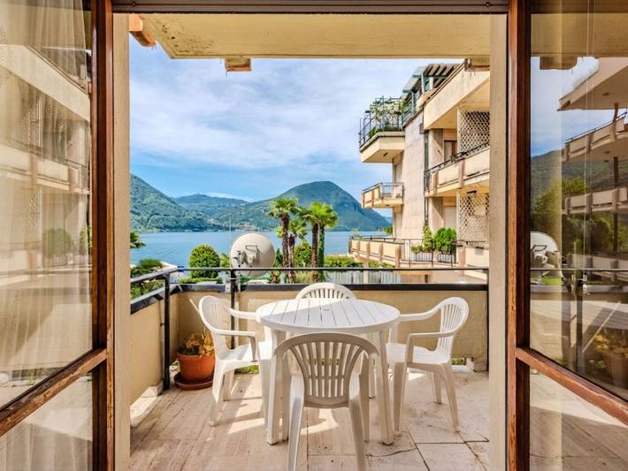 Ferienwohnung für 4 Personen, mit Balkon und Terrasse sowie Seeblick in Gemeinde Porlezza