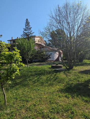 Gîte pour 4 personnes, avec jardin et vue à Cervaro