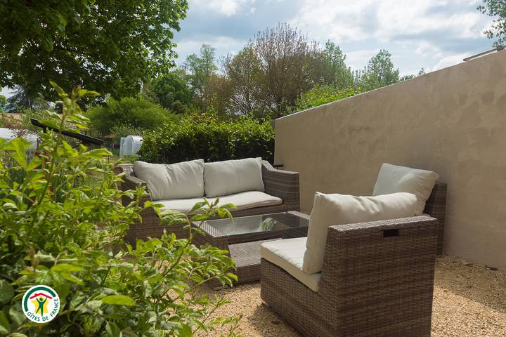 Gîte pour 6 personnes, avec jardin dans Brangues - 3