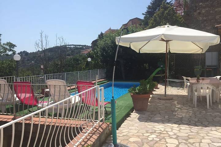 Villa per 6 persone, con balcone e idromassaggio nonché giardino e piscina - 1