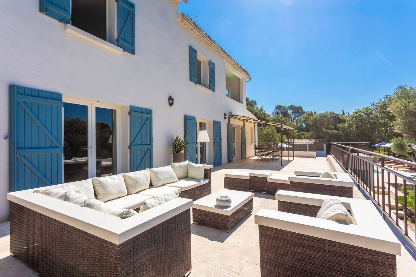 Gästezimmer „Chambre Rez De Terrasse“ mit Bergblick, Wlan und Klimaanlage in Le Thoronet, Draguignan Region