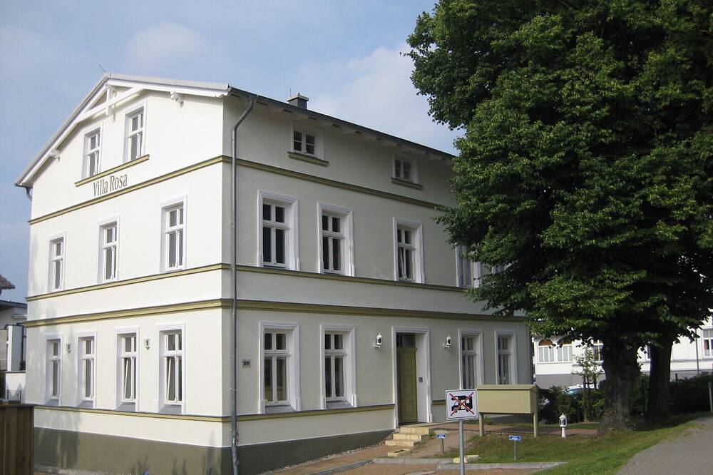 Ganze Wohnung, Komfortable Ferienwohnung direkt am Sandstrand in Hauptstrand Glowe, Glowe