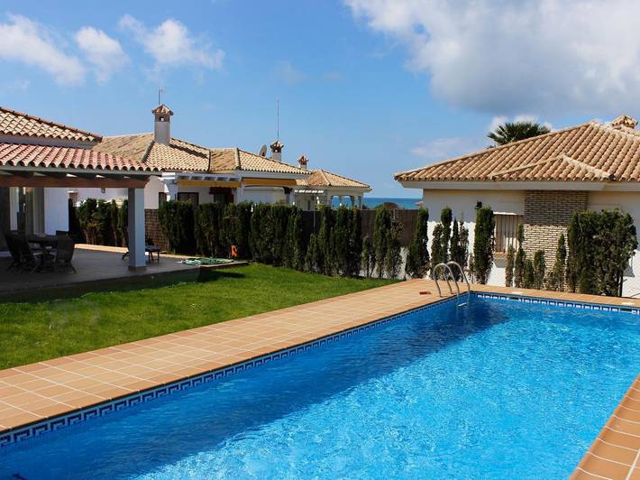 Villa pour 8 personnes, avec terrasse et piscine, adapté aux familles à Roche - 4