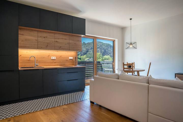Appartamento intero, Appartamento 'Pension Grasser' con vista sulle montagne, terrazza privata e Wi-Fi in Auer, Alto Adige