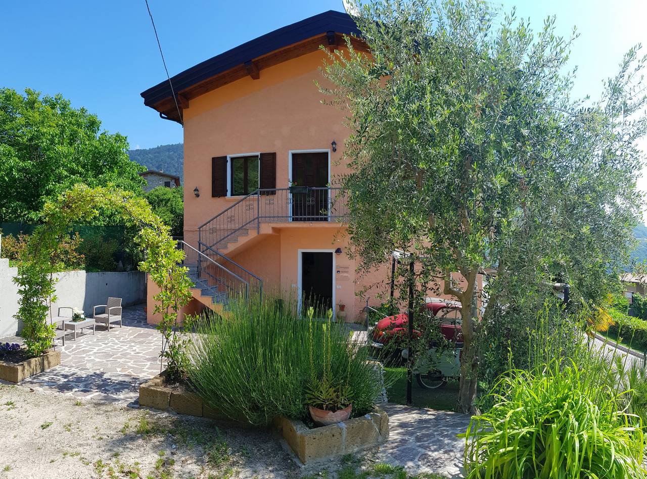 Casa Gina Giardino Holideal Apartment in Tremosine, Gardasee-Berge
