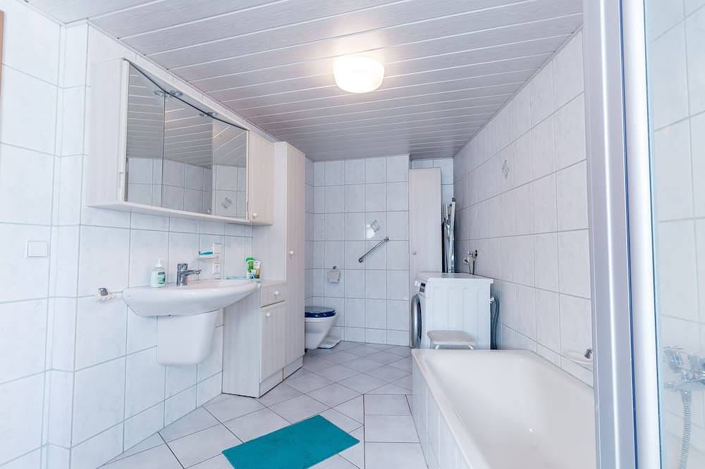 Ganze Wohnung, Natur pur am Limes: Andrea's gemütliche Ferienwohnung für 4 Personen in Pohl, Lahn-Taunus
