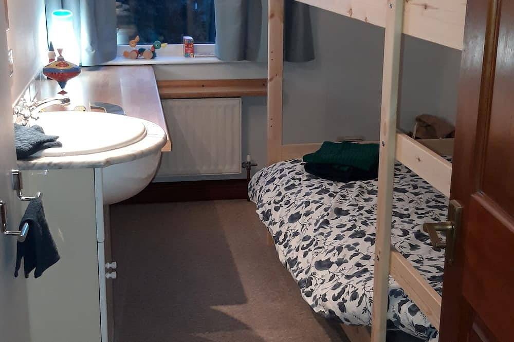 Cozy house, 3 bedrooms with private parking, wifi. in Norwich, Norfolk