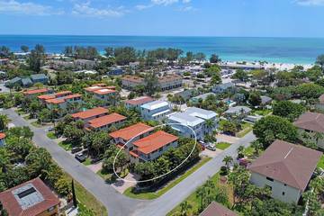 Vacation House for 12 Guests in Holmes Beach, Anna Maria Island, Picture 3