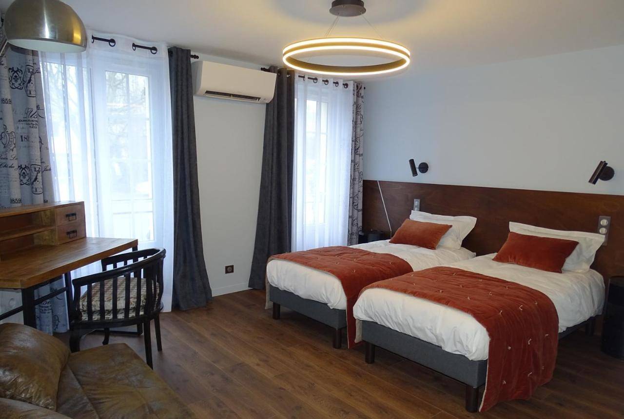 Superior Queen Room in Saint-Rémy-l'Honoré, Parc naturel régional de la Haute Vallée de Chevreuse
