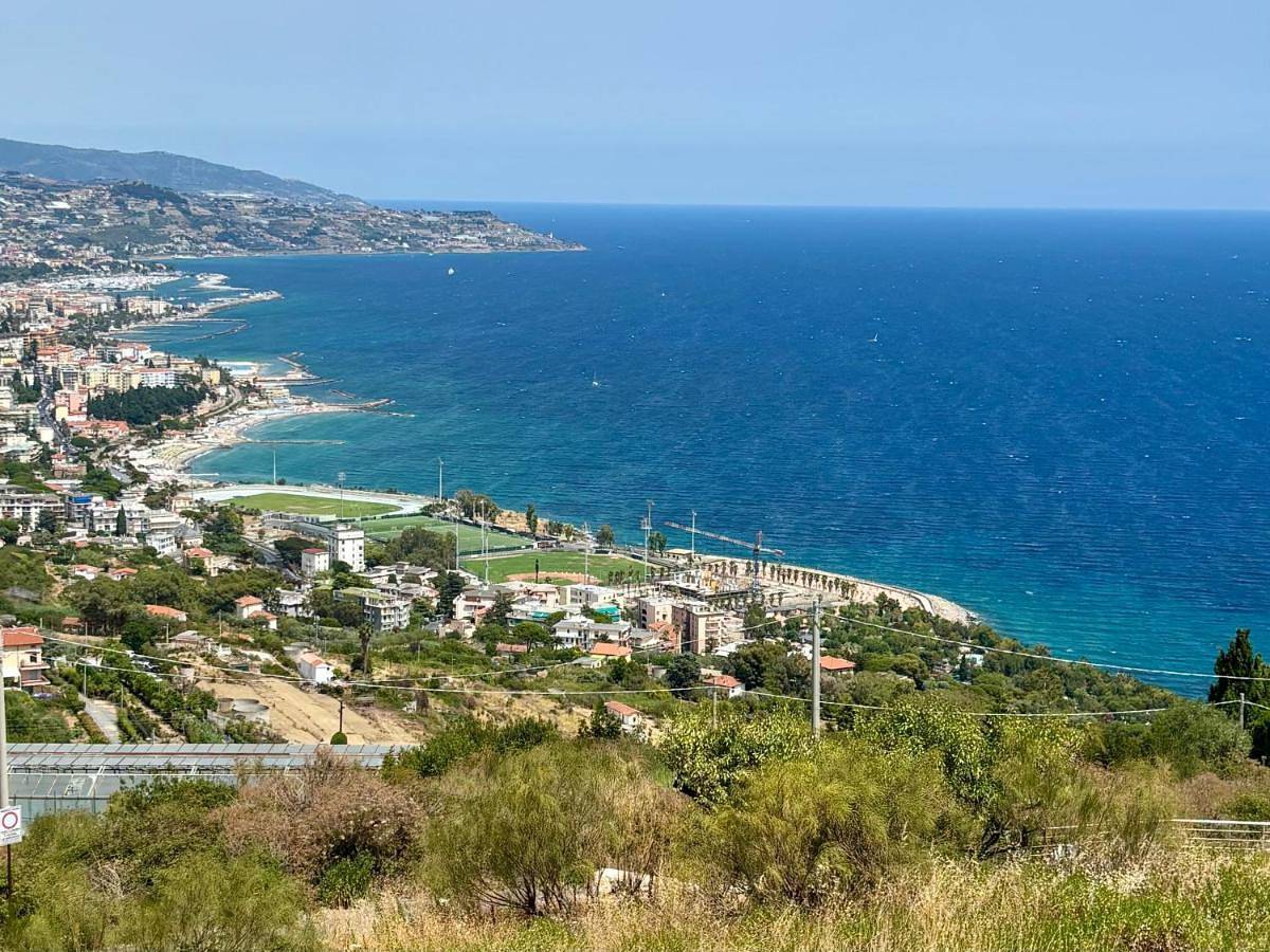 Azure horizon villa in San Remo, Sanremo Gemeinde