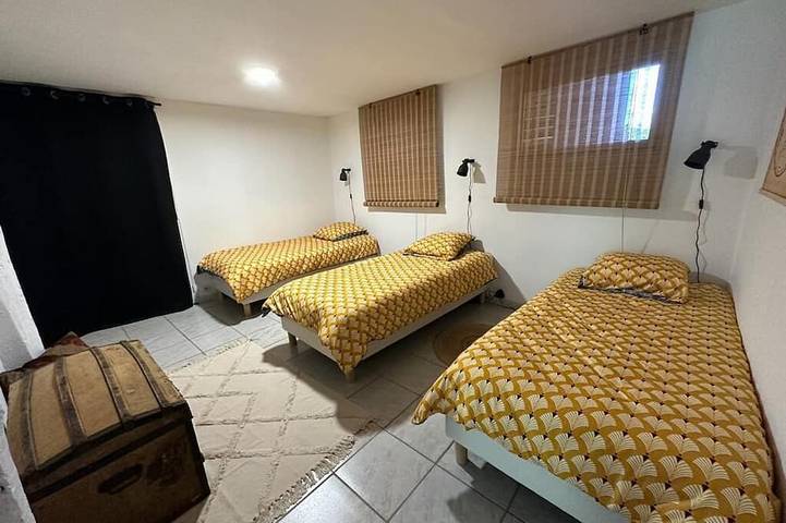 Location de vacances pour 9 personnes, avec terrasse et jardin à Saint-Seurin-sur-l'Isle - 3