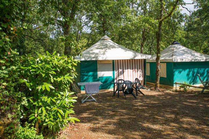 Location de vacances pour 6 personnes, avec jardin ainsi que bassin pour enfant et piscine à Chauffour-sur-Vell - 3