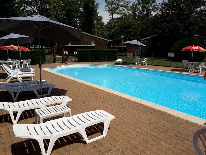 Chalet pour 5 personnes, avec piscine et terrasse