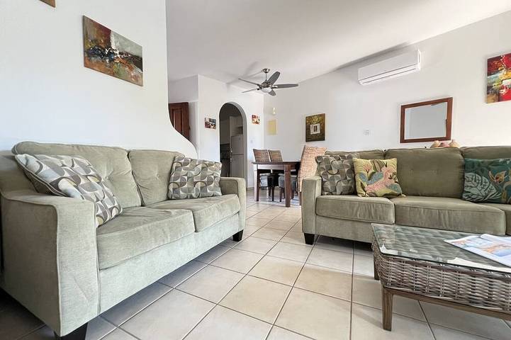 Holiday home for 6 people, with garden and pool as well as balcony in Paphos