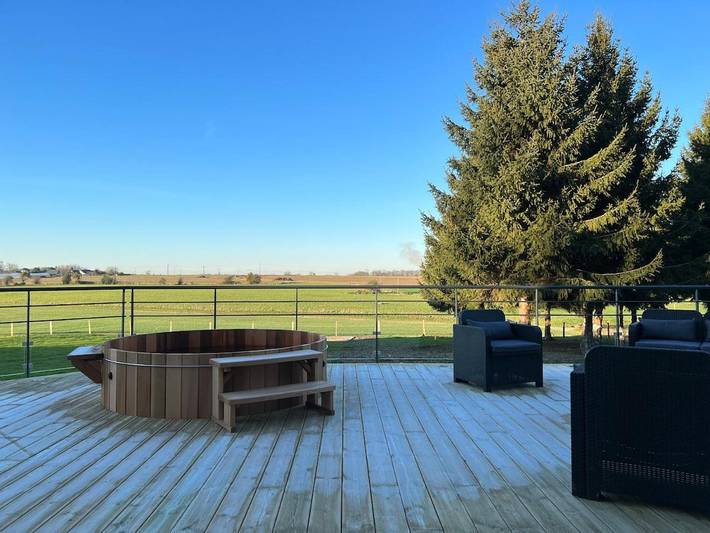 Location de vacances pour 14 personnes, avec vue et terrasse à Saint-Denis-le-Thiboult