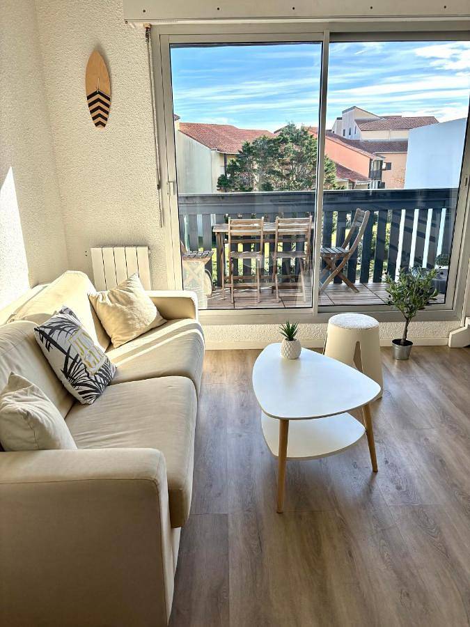 Gîte pour 4 personnes, avec vue et terrasse dans Plage Notre-Dame