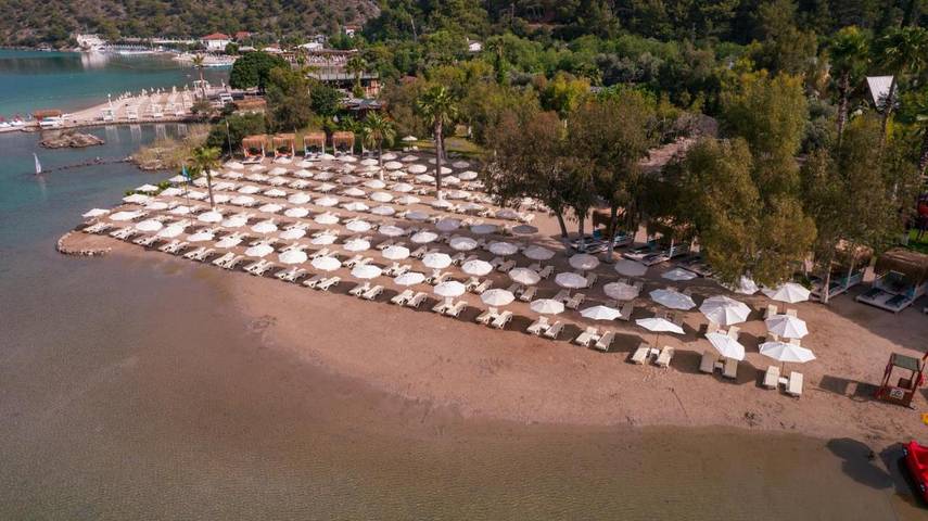 Hotel for 3 people, with view and garden - 1